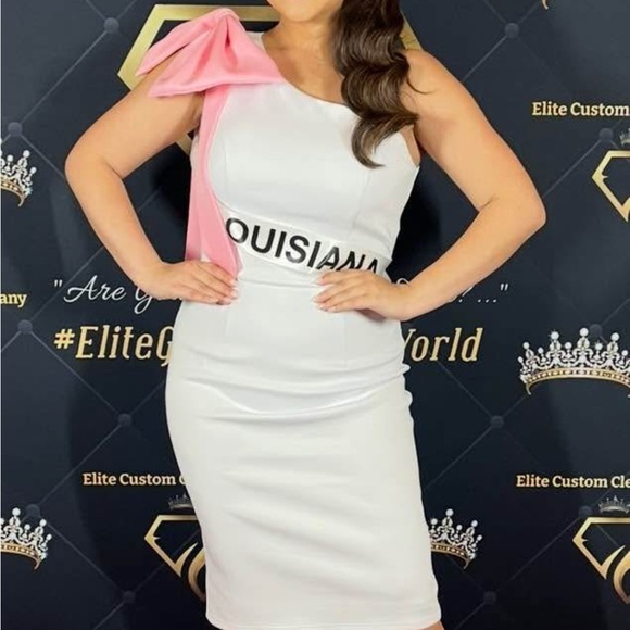 Marc Defang Dresses & Skirts - Chic White One-Shoulder Dress with Pink Accent